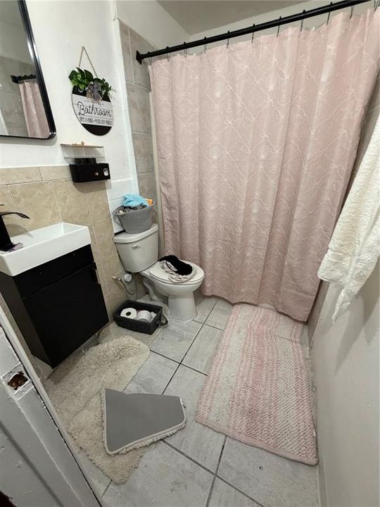 На продажу: $319,900 (3 спален, 3 ванн, 1378 Квадратных фут)