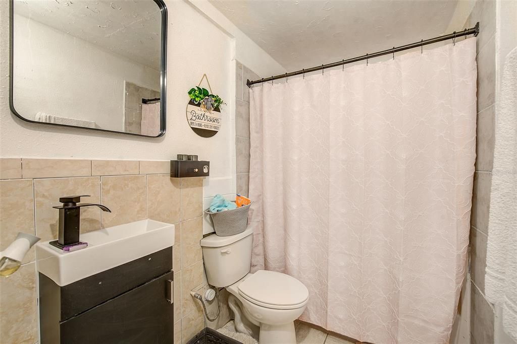 Activo con contrato: $319,900 (3 camas, 3 baños, 1378 Pies cuadrados)