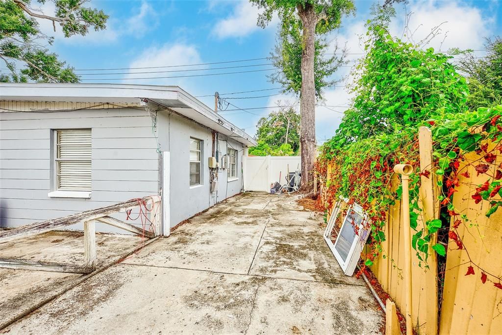 Activo con contrato: $319,900 (3 camas, 3 baños, 1378 Pies cuadrados)
