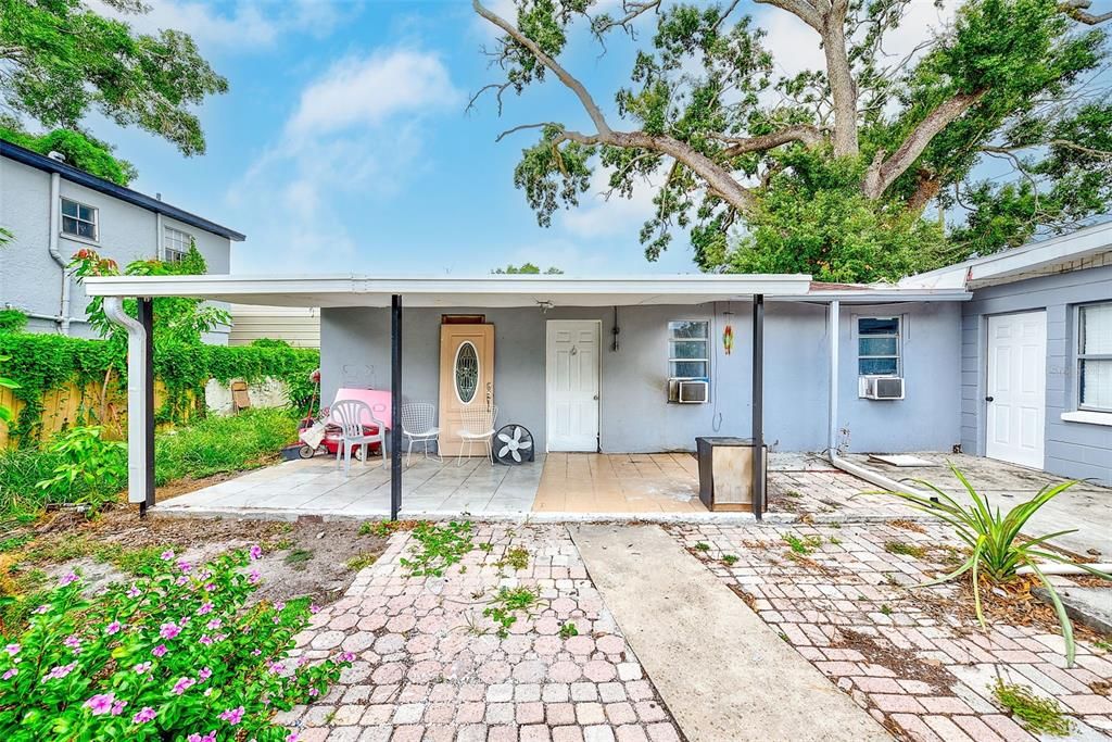 Activo con contrato: $319,900 (3 camas, 3 baños, 1378 Pies cuadrados)