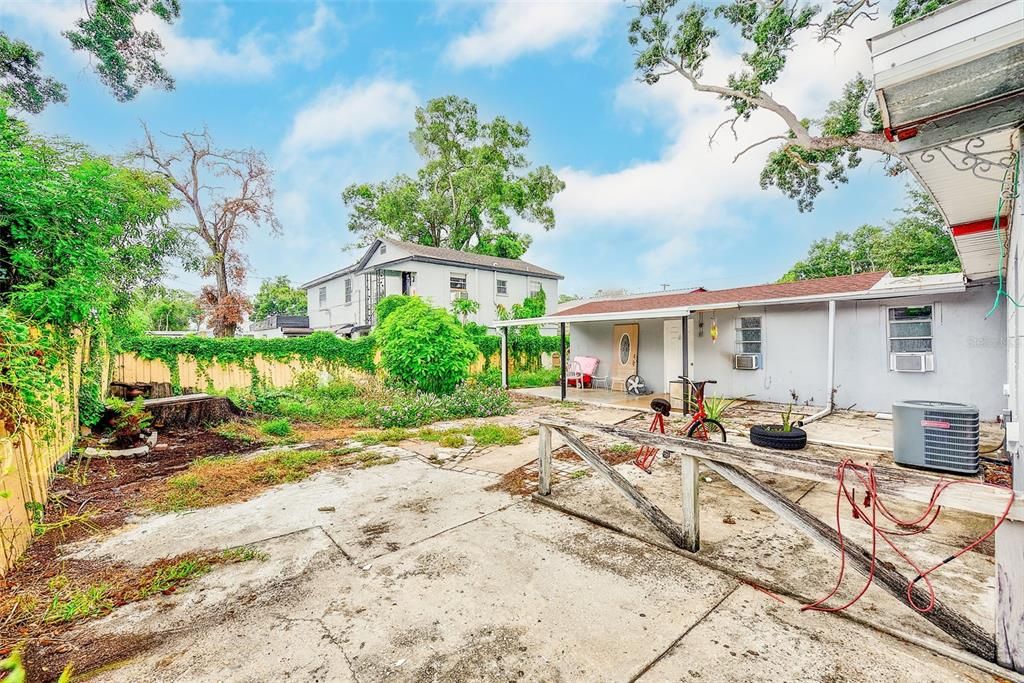 Activo con contrato: $319,900 (3 camas, 3 baños, 1378 Pies cuadrados)