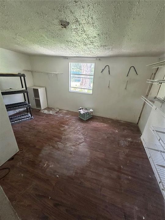 Activo con contrato: $65,000 (2 camas, 1 baños, 1034 Pies cuadrados)