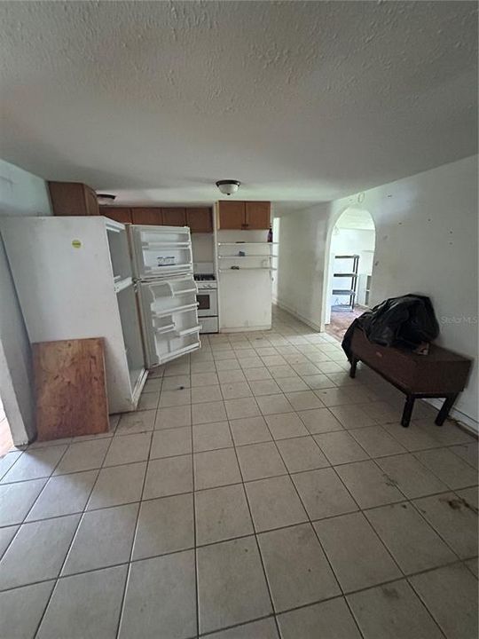 Activo con contrato: $65,000 (2 camas, 1 baños, 1034 Pies cuadrados)