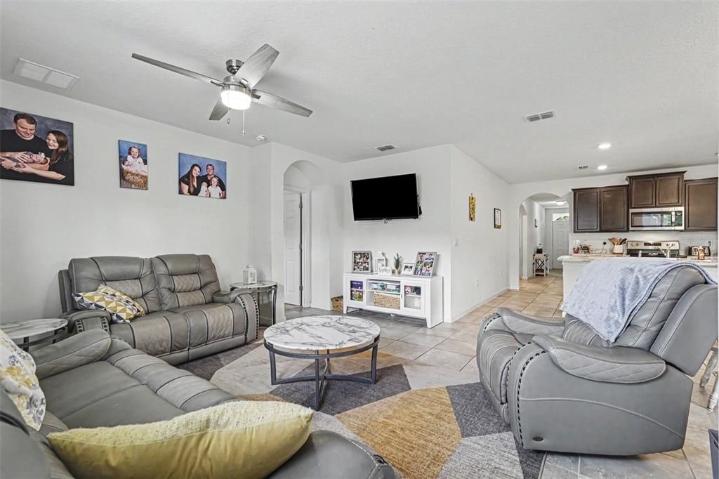 For Sale: $345,000 (4 beds, 2 baths, 1830 Square Feet)