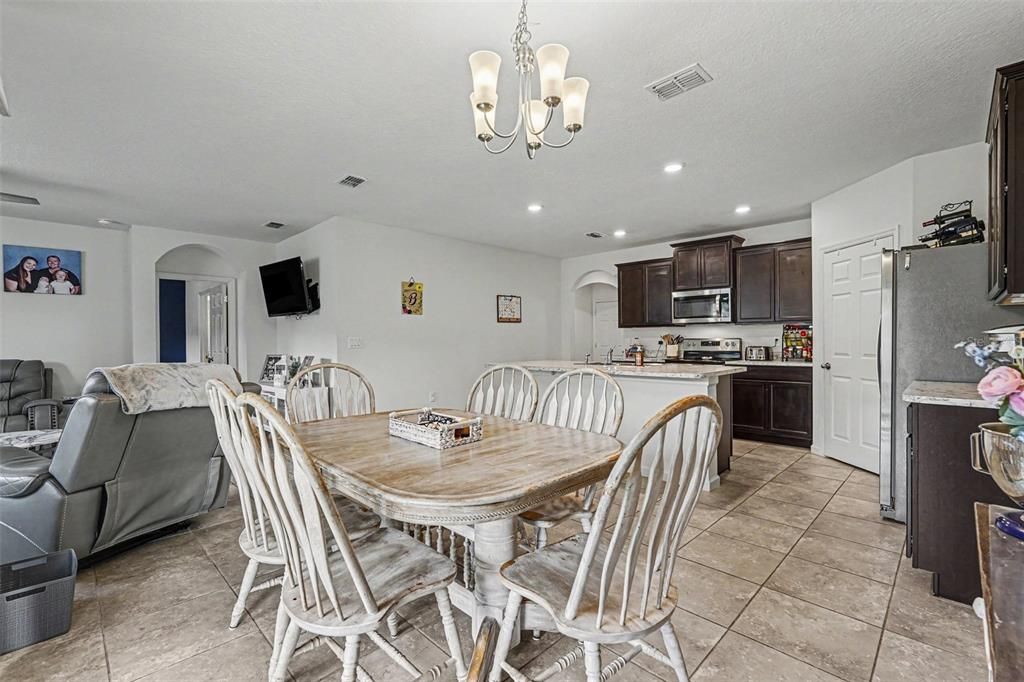 For Sale: $345,000 (4 beds, 2 baths, 1830 Square Feet)