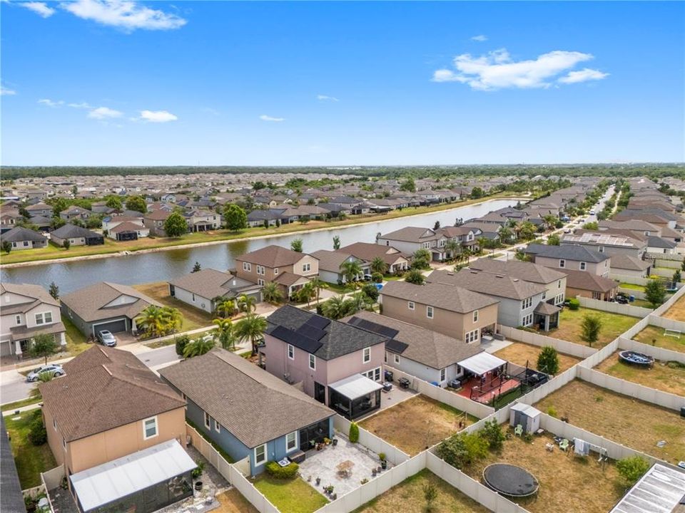 На продажу: $327,900 (3 спален, 2 ванн, 1612 Квадратных фут)