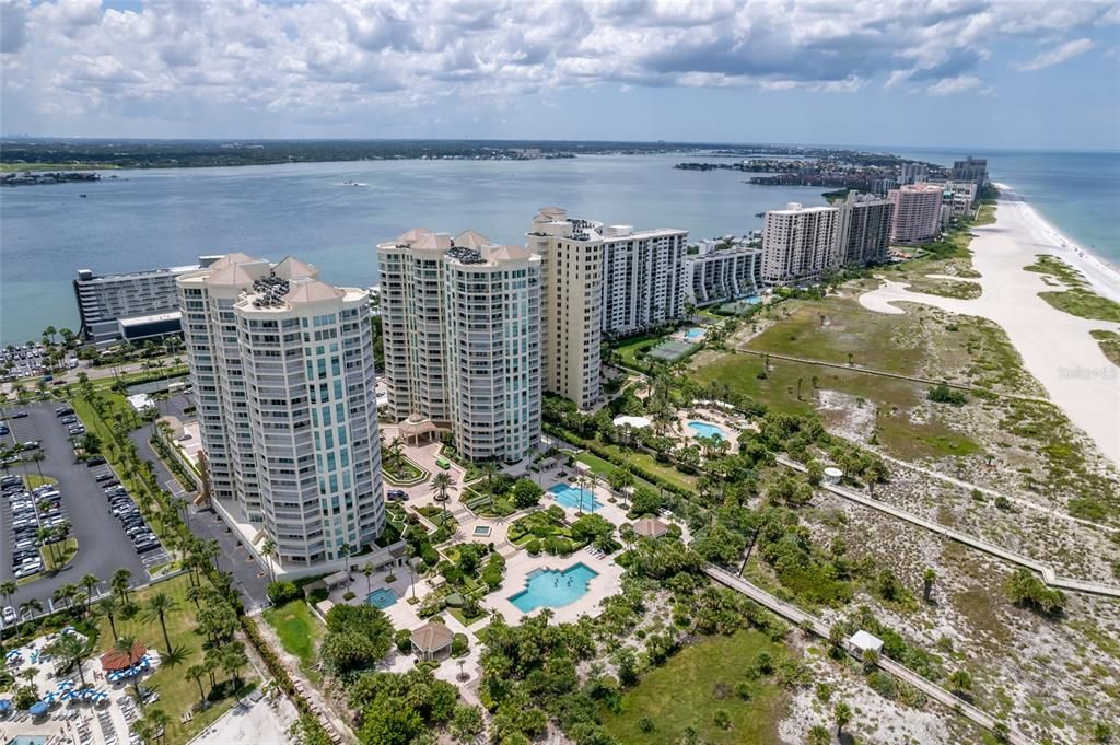 En Venta: $1,900,000 (3 camas, 3 baños, 2521 Pies cuadrados)