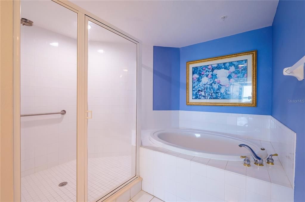 En Venta: $1,900,000 (3 camas, 3 baños, 2521 Pies cuadrados)