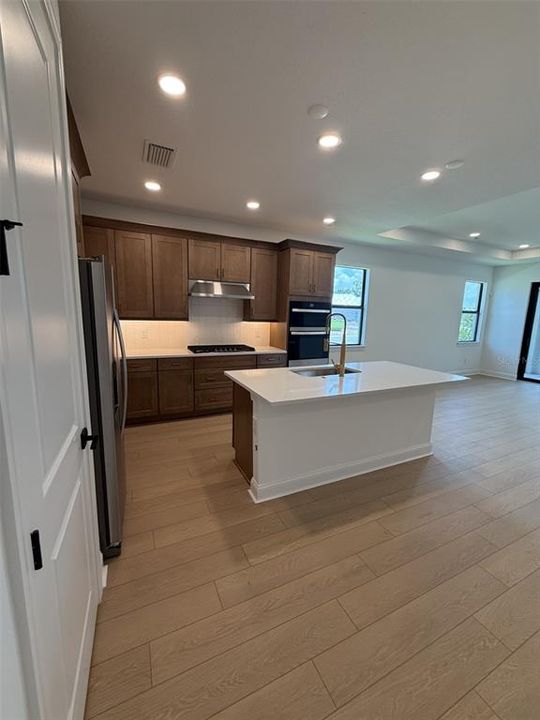 For Sale: $435,000 (2 beds, 2 baths, 1602 Square Feet)