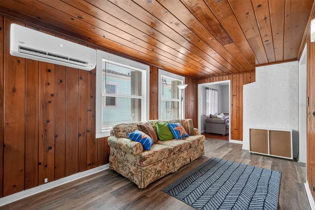 En Venta: $369,000 (3 camas, 2 baños, 1586 Pies cuadrados)