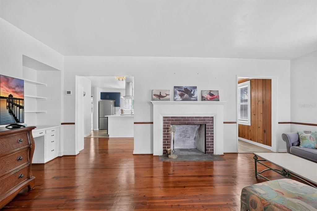 En Venta: $369,000 (3 camas, 2 baños, 1586 Pies cuadrados)