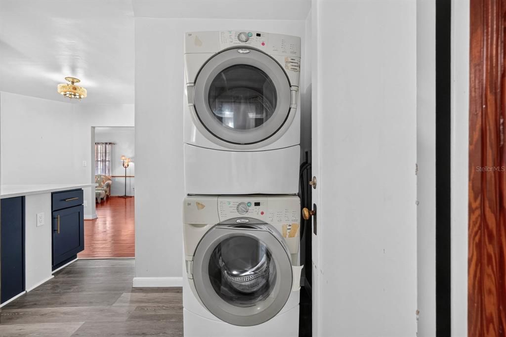 En Venta: $369,000 (3 camas, 2 baños, 1586 Pies cuadrados)