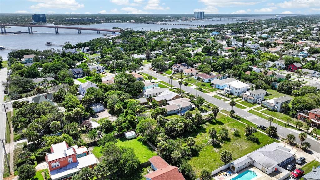 En Venta: $369,000 (3 camas, 2 baños, 1586 Pies cuadrados)