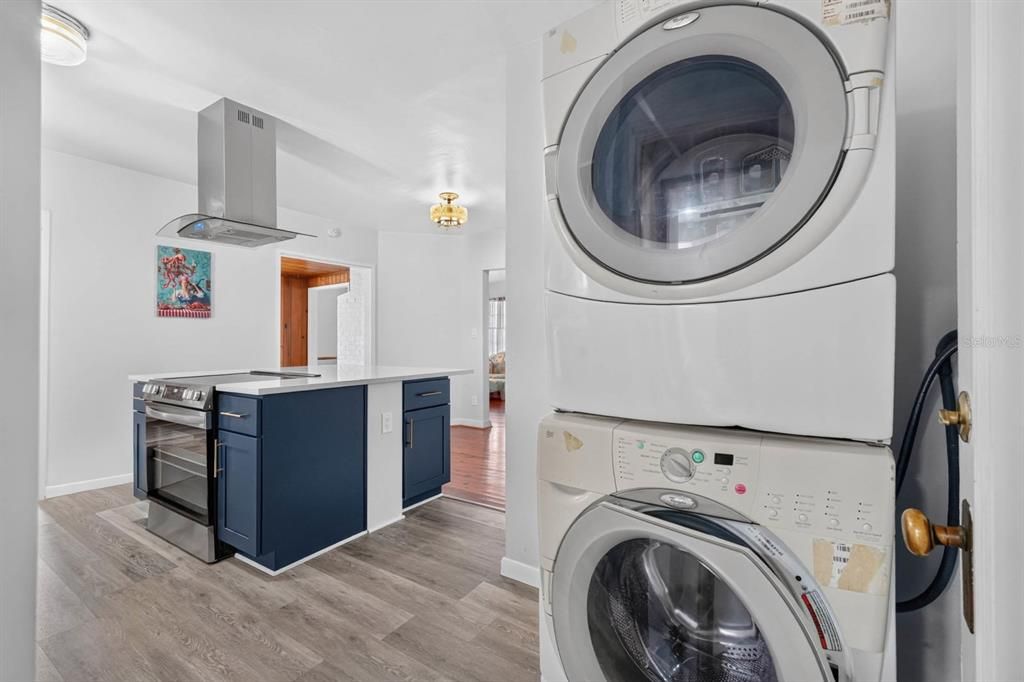 En Venta: $369,000 (3 camas, 2 baños, 1586 Pies cuadrados)