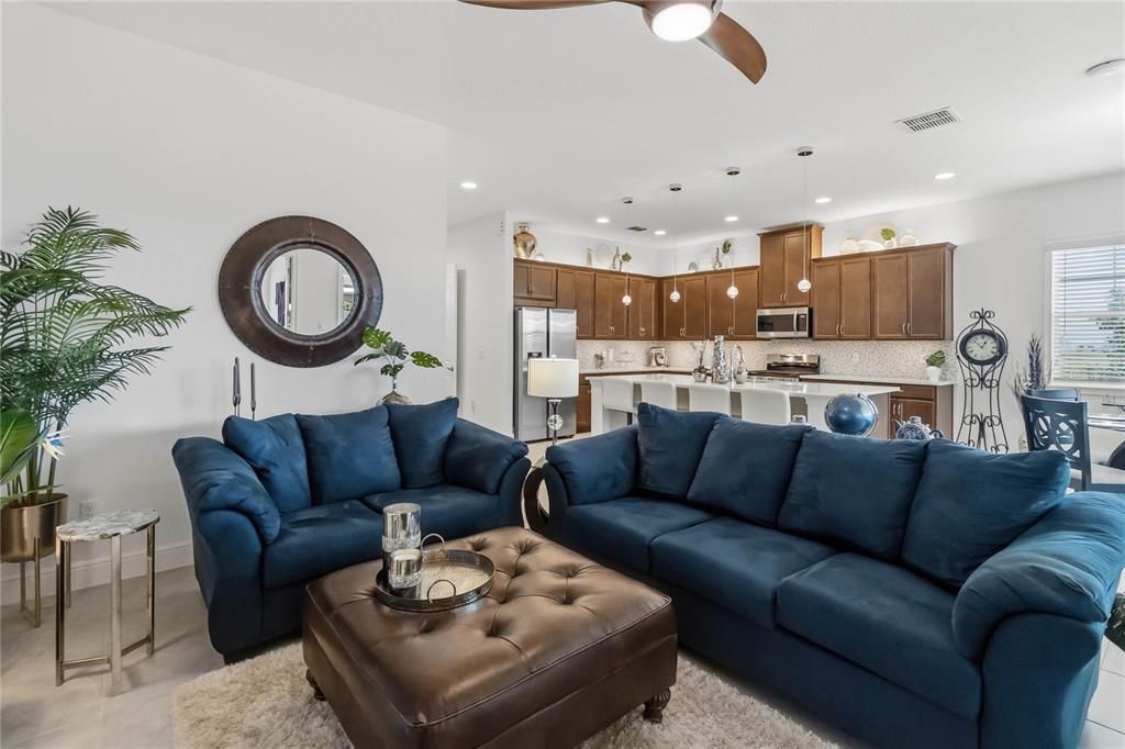 En Venta: $623,000 (3 camas, 3 baños, 2293 Pies cuadrados)