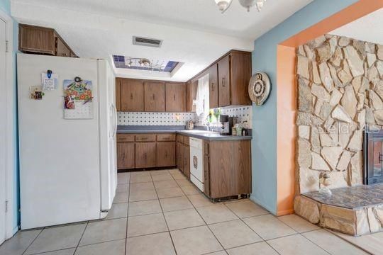 На продажу: $265,000 (2 спален, 2 ванн, 1408 Квадратных фут)