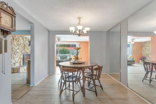 На продажу: $265,000 (2 спален, 2 ванн, 1408 Квадратных фут)