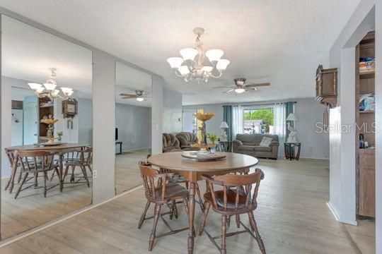 На продажу: $265,000 (2 спален, 2 ванн, 1408 Квадратных фут)
