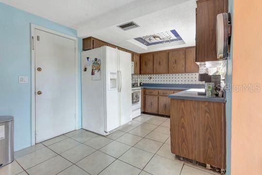 На продажу: $265,000 (2 спален, 2 ванн, 1408 Квадратных фут)