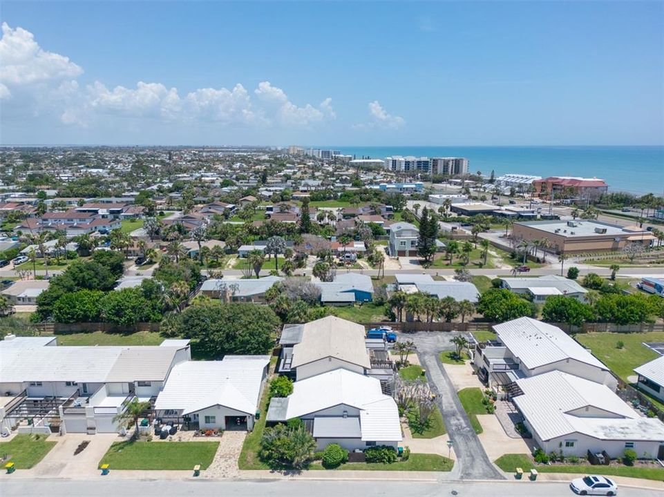 For Sale: $300,000 (2 beds, 1 baths, 1238 Square Feet)