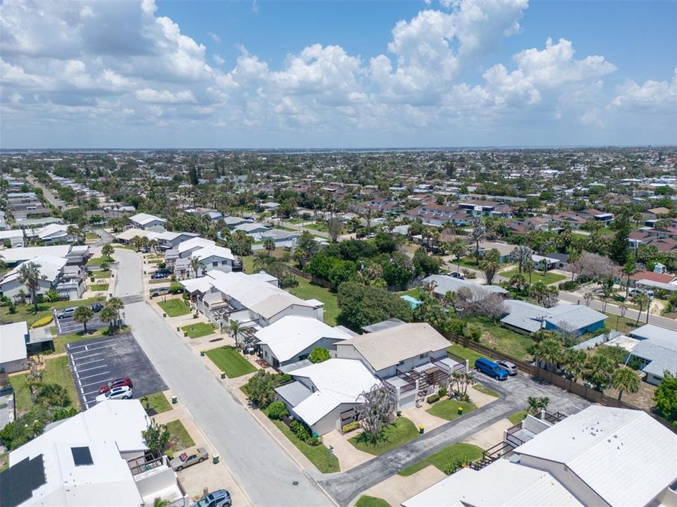 For Sale: $300,000 (2 beds, 1 baths, 1238 Square Feet)