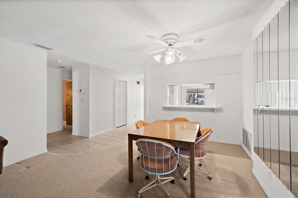 For Sale: $300,000 (2 beds, 1 baths, 1238 Square Feet)