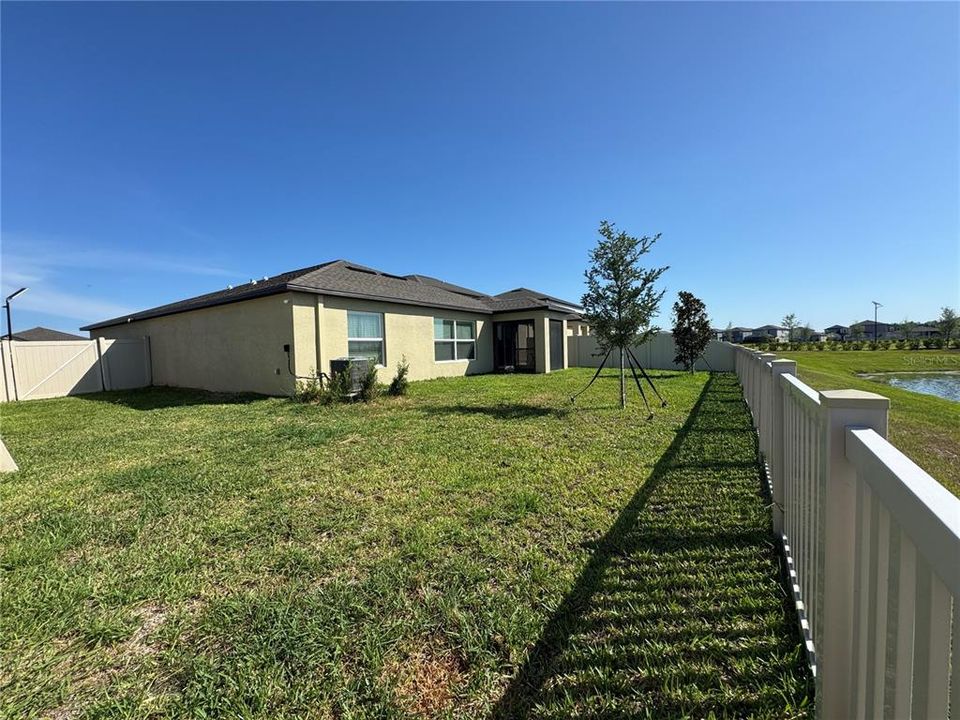 En Venta: $389,900 (4 camas, 2 baños, 1935 Pies cuadrados)