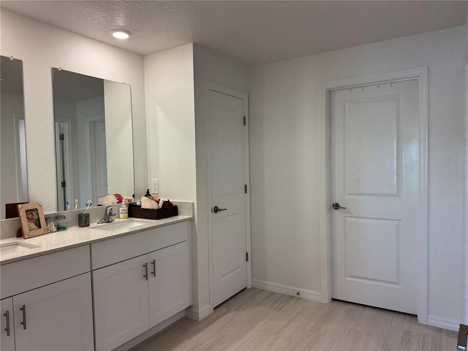 En Venta: $389,900 (4 camas, 2 baños, 1935 Pies cuadrados)