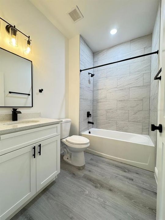 В аренду: $1,995 (4 спален, 2 ванн, 1637 Квадратных фут)