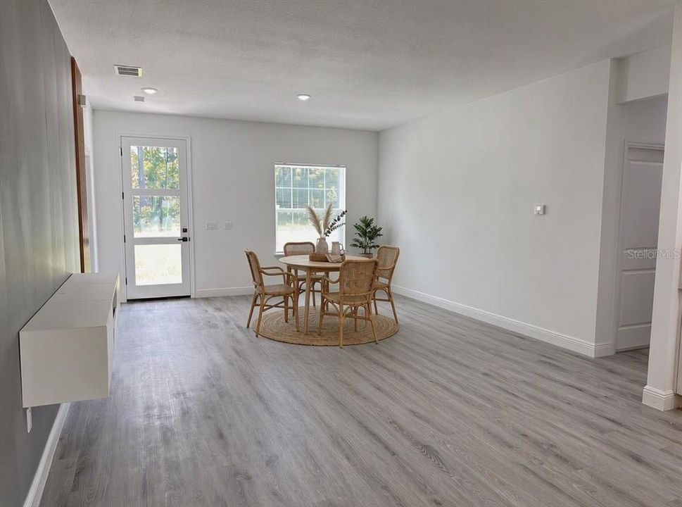 В аренду: $1,995 (4 спален, 2 ванн, 1637 Квадратных фут)