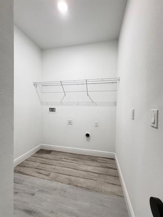 В аренду: $1,995 (4 спален, 2 ванн, 1637 Квадратных фут)