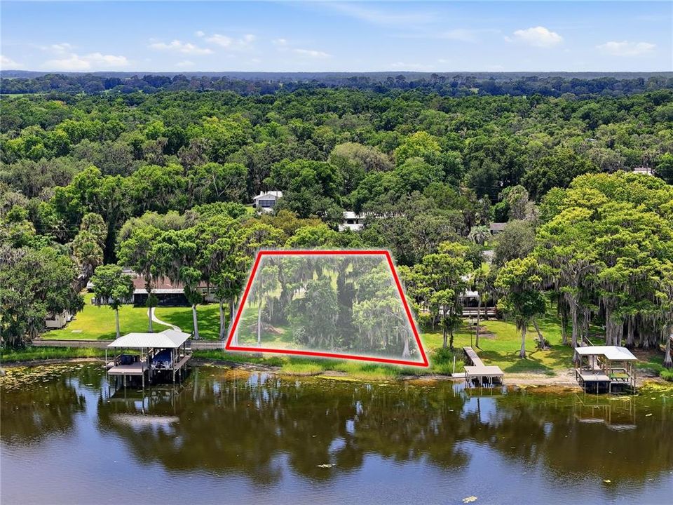 На продажу: $300,000 (0.57 acres)