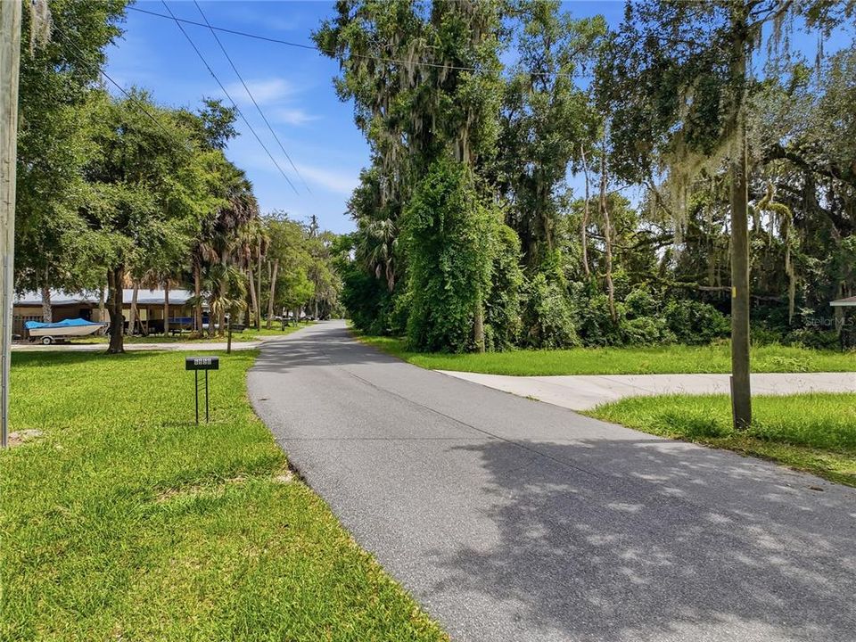 На продажу: $300,000 (0.57 acres)