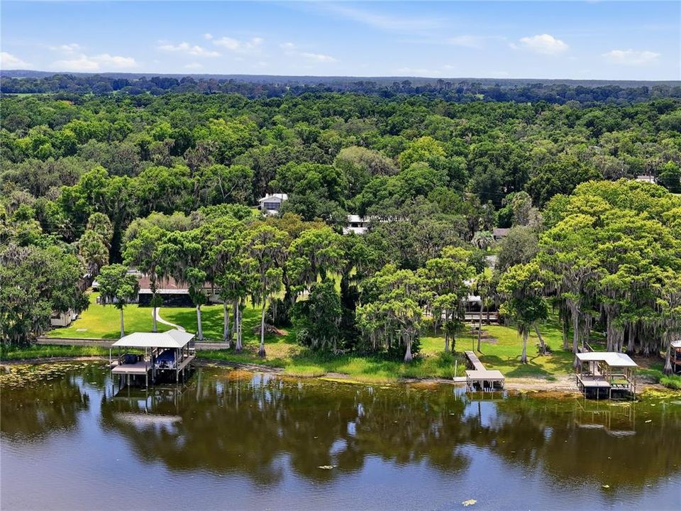 На продажу: $300,000 (0.57 acres)