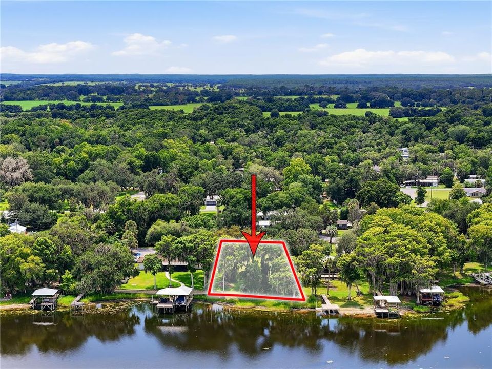 На продажу: $300,000 (0.57 acres)