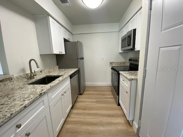 В аренду: $2,400 (2 спален, 1 ванн, 1010 Квадратных фут)
