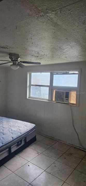 На продажу: $175,000 (3 спален, 1 ванн, 1296 Квадратных фут)