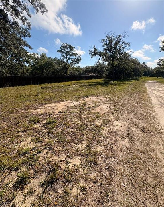 На продажу: $87,500 (0.60 acres)