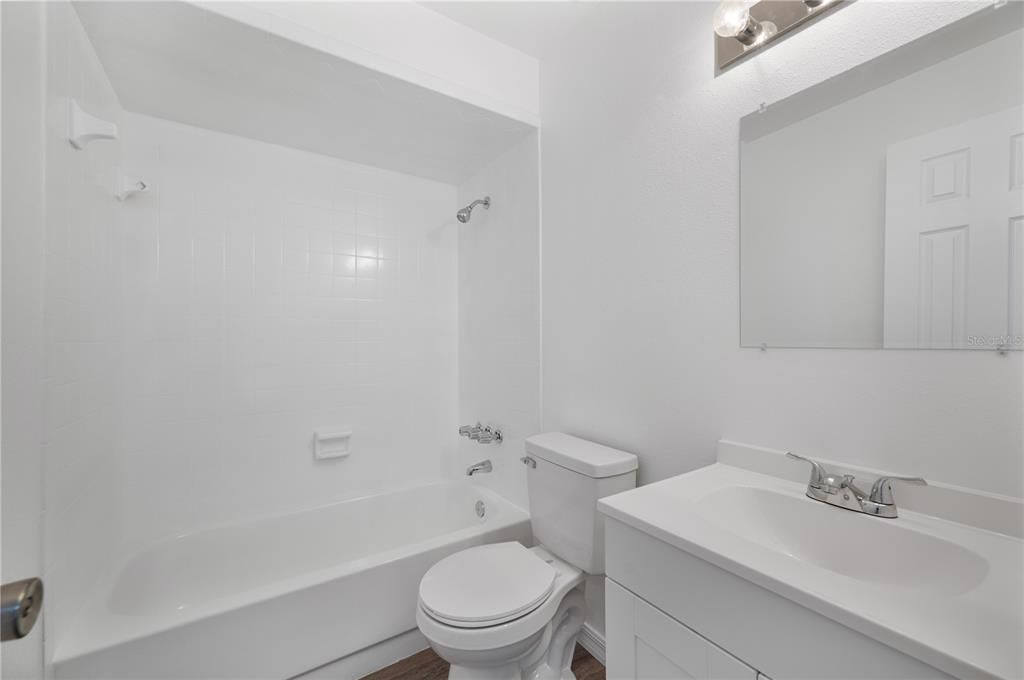 На продажу: $325,000 (3 спален, 2 ванн, 1302 Квадратных фут)