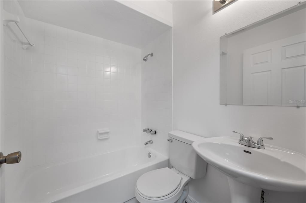 На продажу: $325,000 (3 спален, 2 ванн, 1302 Квадратных фут)