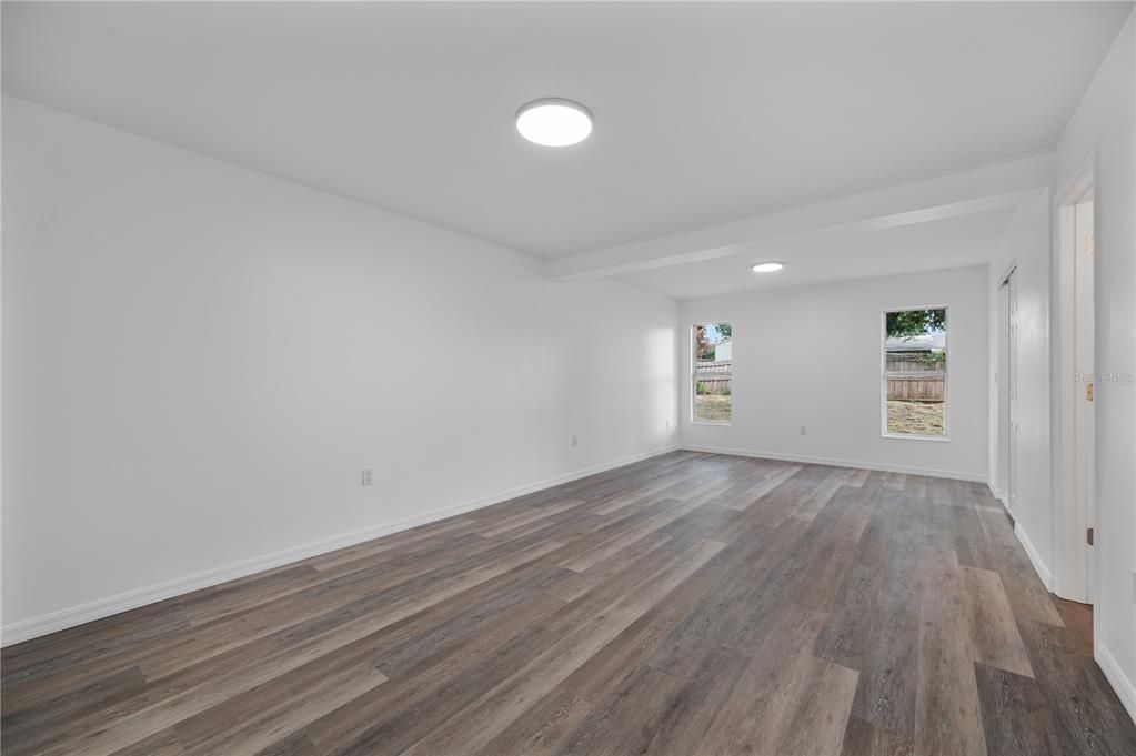 На продажу: $325,000 (3 спален, 2 ванн, 1302 Квадратных фут)