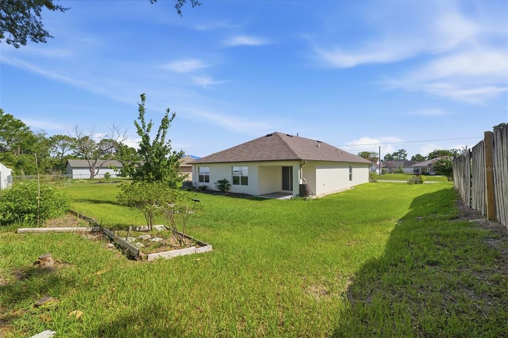 En Venta: $345,000 (4 camas, 2 baños, 1828 Pies cuadrados)