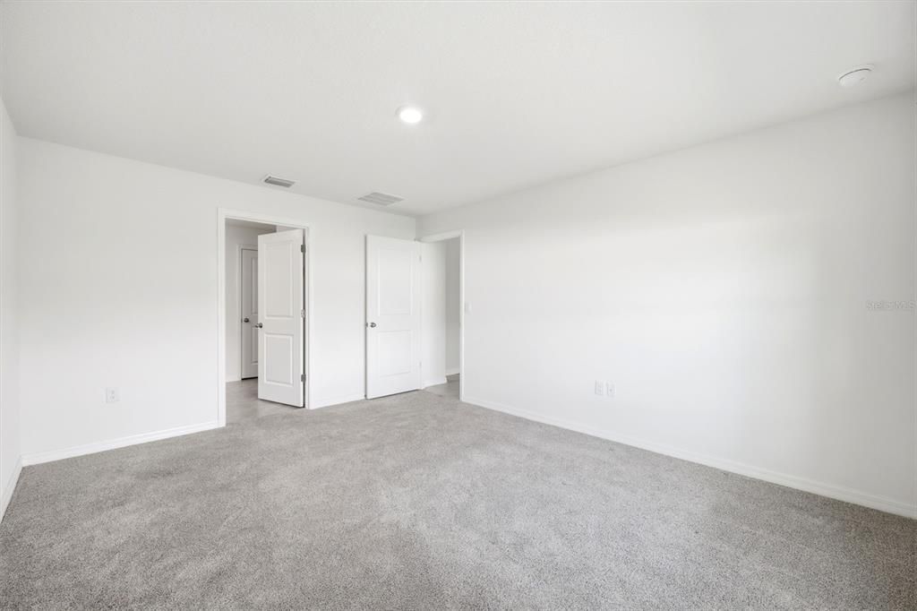 En Venta: $345,000 (4 camas, 2 baños, 1828 Pies cuadrados)