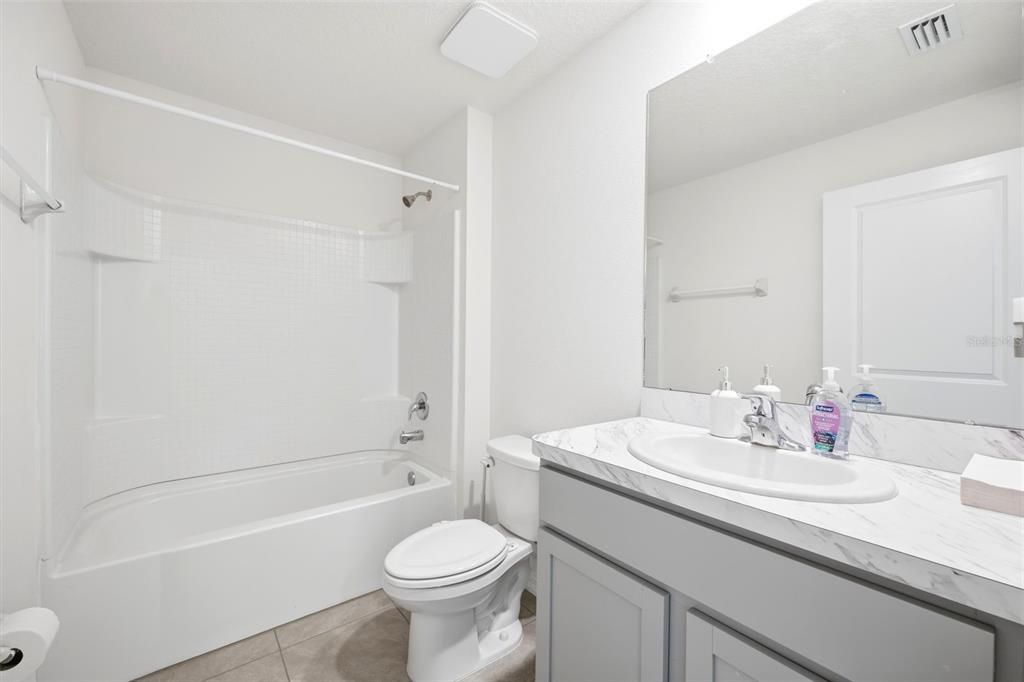 En Venta: $345,000 (4 camas, 2 baños, 1828 Pies cuadrados)