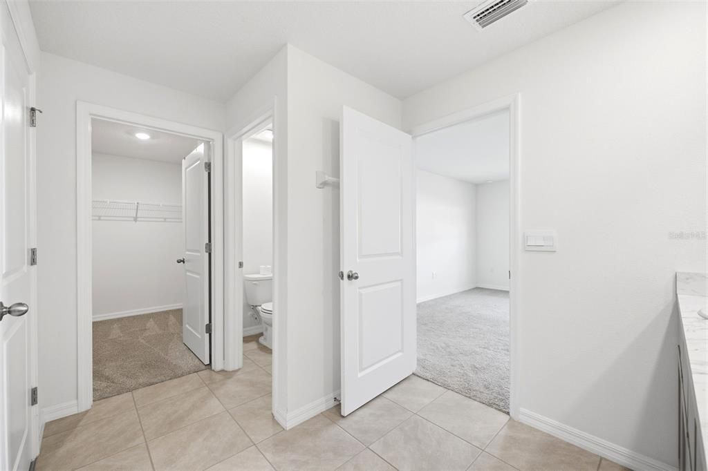 En Venta: $345,000 (4 camas, 2 baños, 1828 Pies cuadrados)