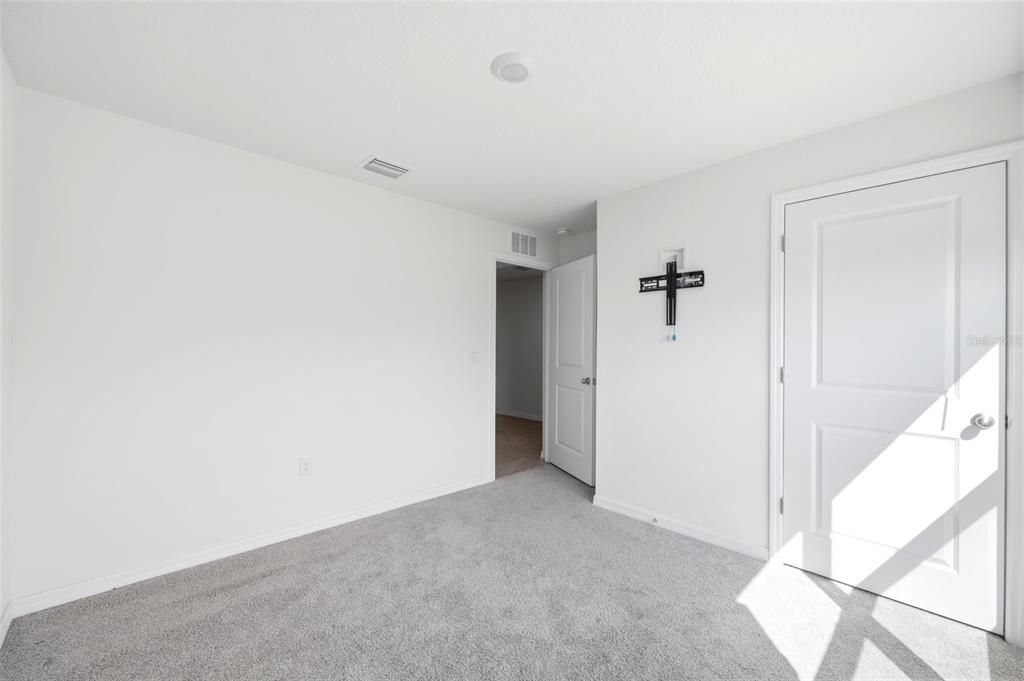 En Venta: $345,000 (4 camas, 2 baños, 1828 Pies cuadrados)