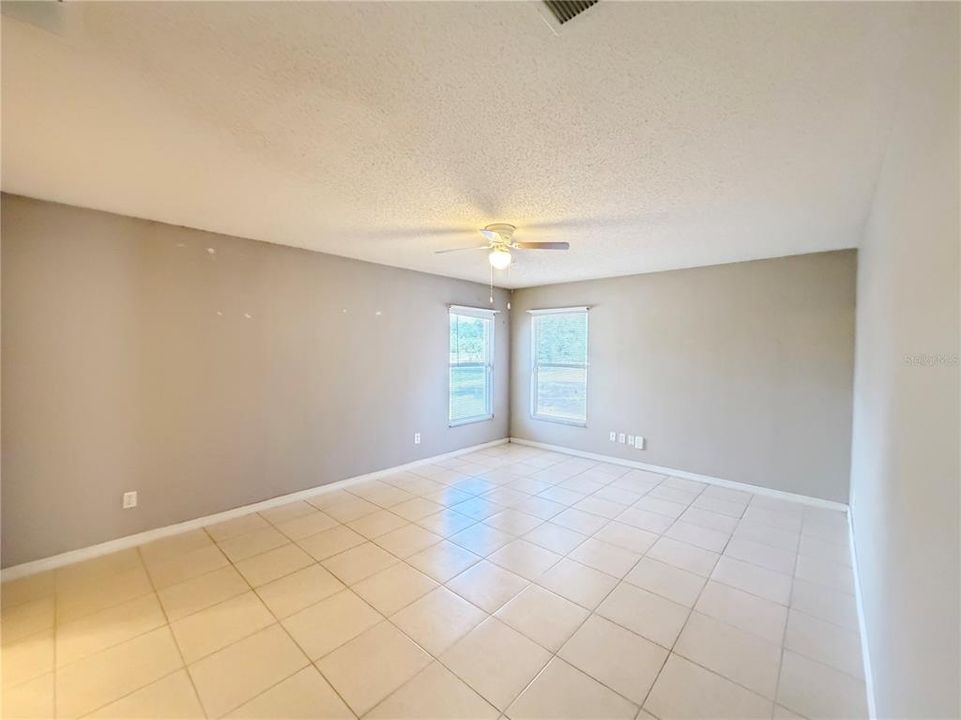 En Venta: $325,000 (3 camas, 2 baños, 1825 Pies cuadrados)