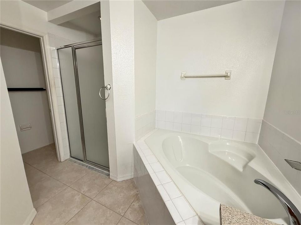 En Venta: $325,000 (3 camas, 2 baños, 1825 Pies cuadrados)