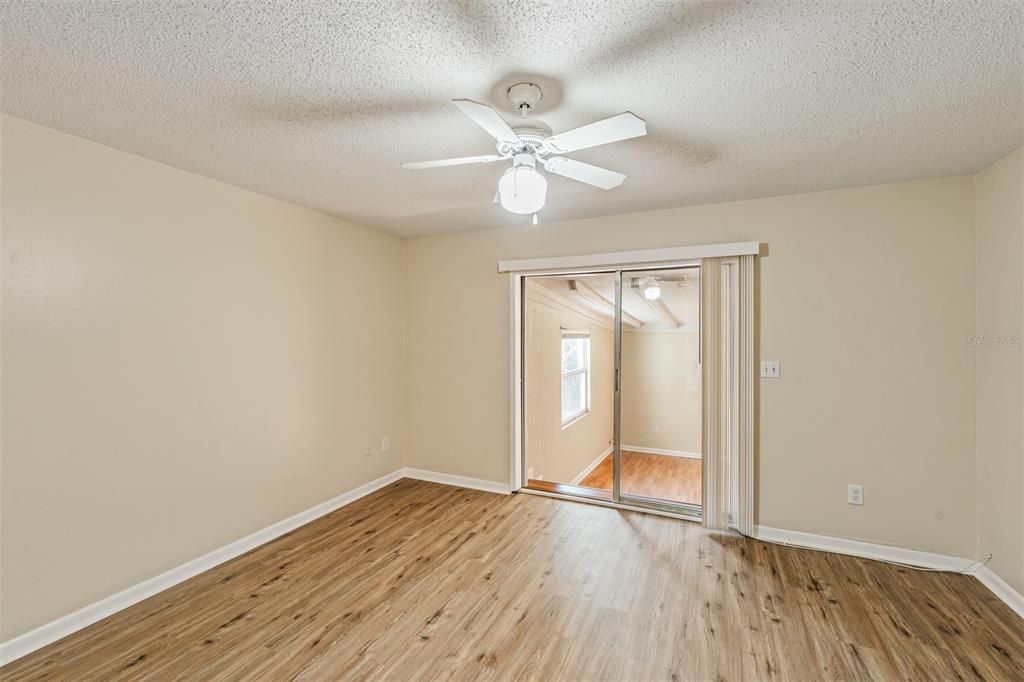 For Rent: $2,195 (4 beds, 2 baths, 1762 Square Feet)