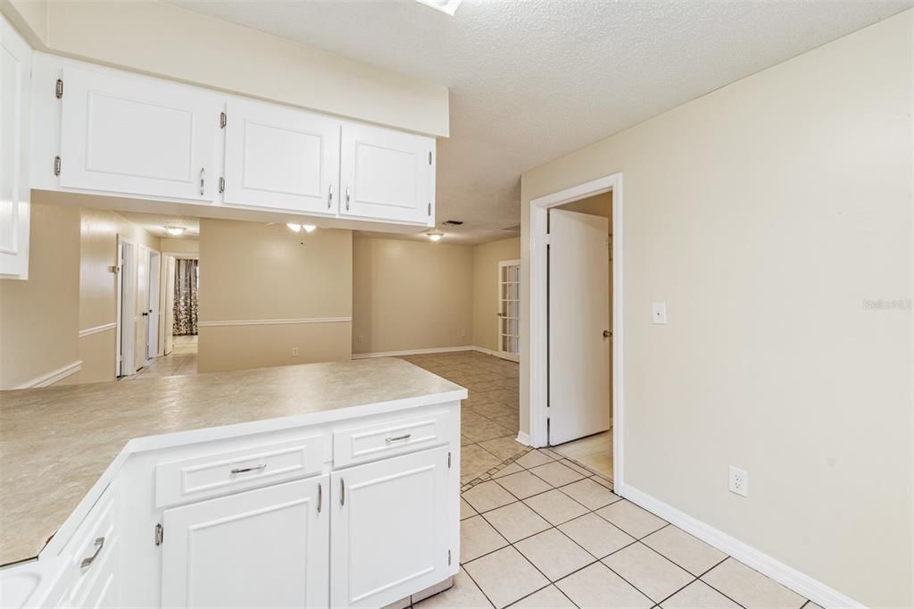 For Rent: $2,195 (4 beds, 2 baths, 1762 Square Feet)